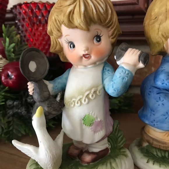 Rare Vintage 1970’s Porcelain Collector Set - Picture 8 of 9